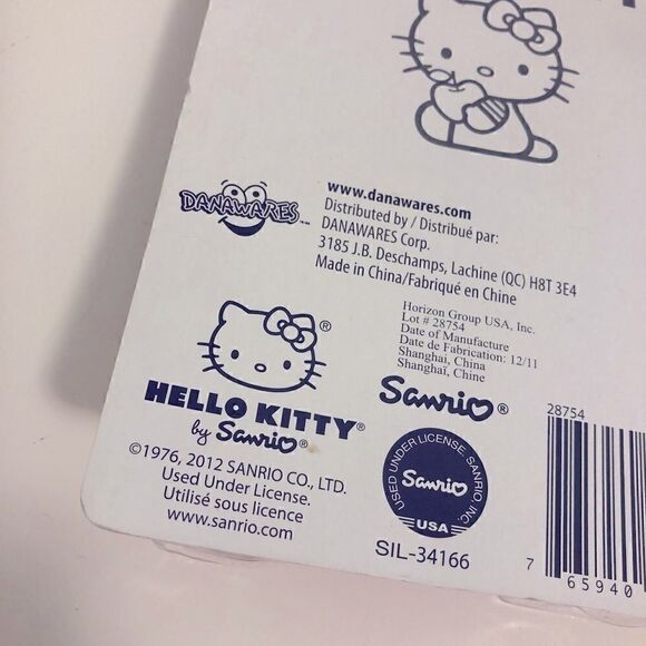 𝅺brand New Hello Kitty Eraser Dress Up from 2012 - Picture 4 of 5